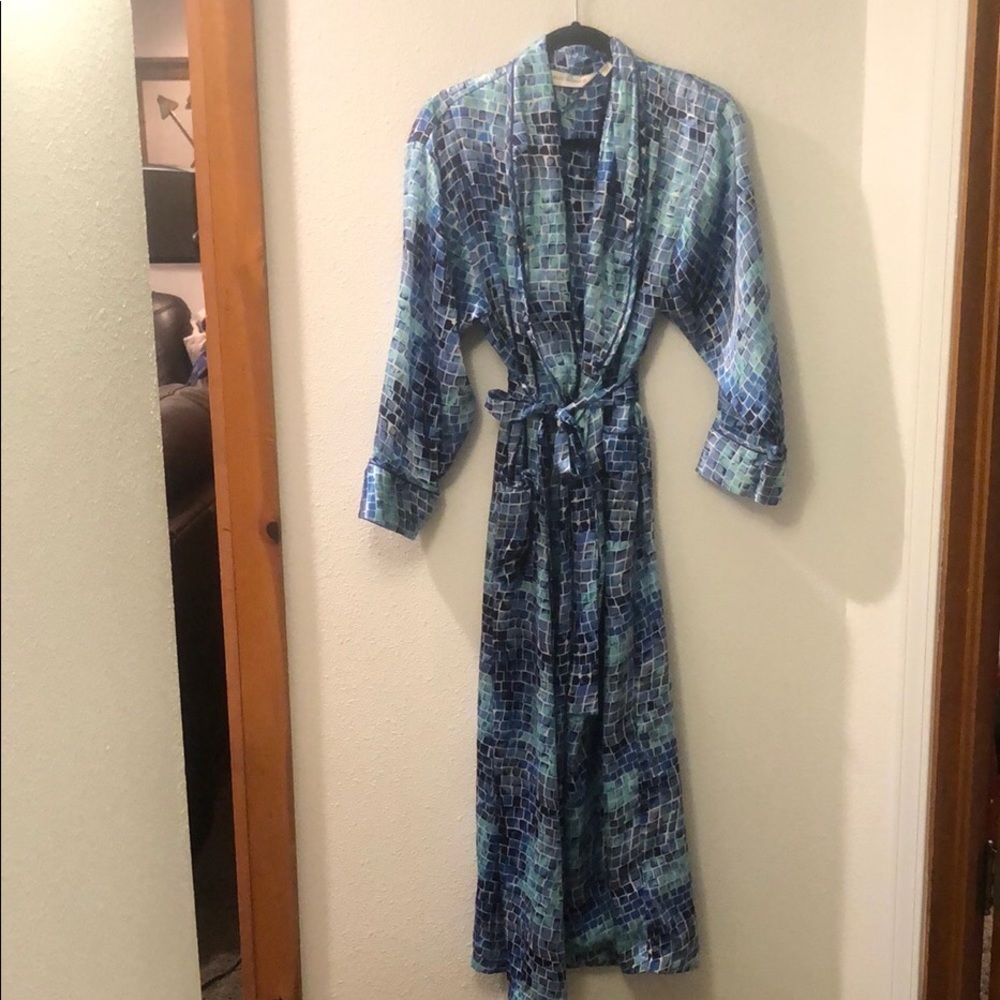 Victoria’s Secret vintage long robe from 1996 made of 100% polyester